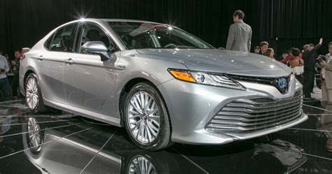 Pros and Cons of the 2023 Toyota Camry